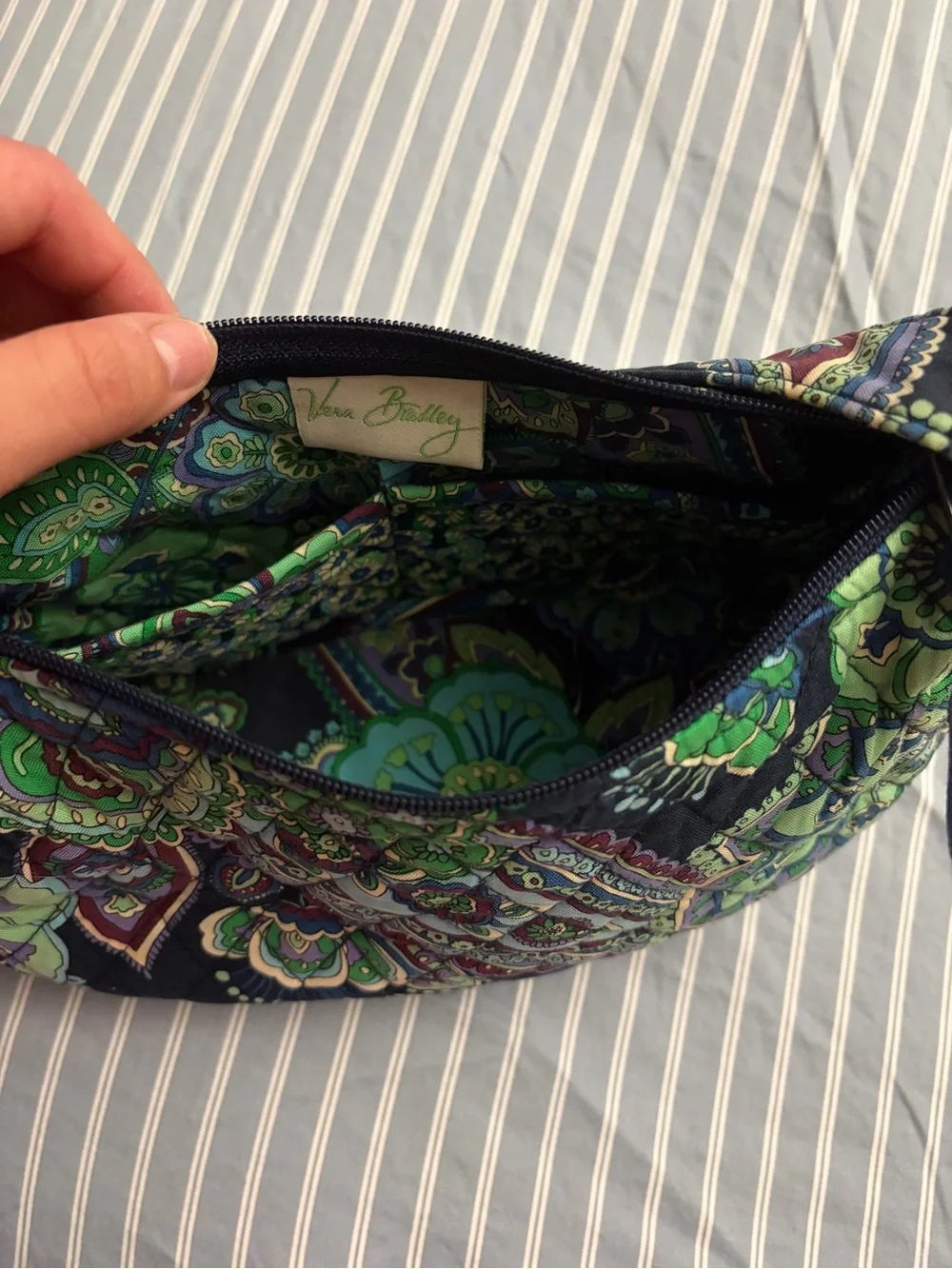 VERA BRADLEY SHOULDER BAG RETIRED PATTERN